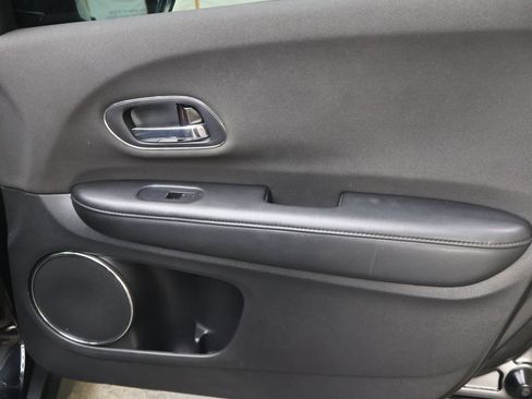Used 2022 Honda HR-V EX image 11