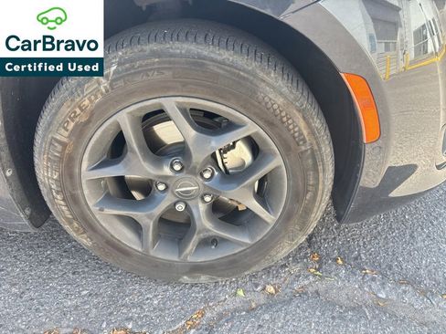 Used 2019 Chrysler Pacifica Touring-L Plus w/ Advanced Safetytec Group FWD image 6