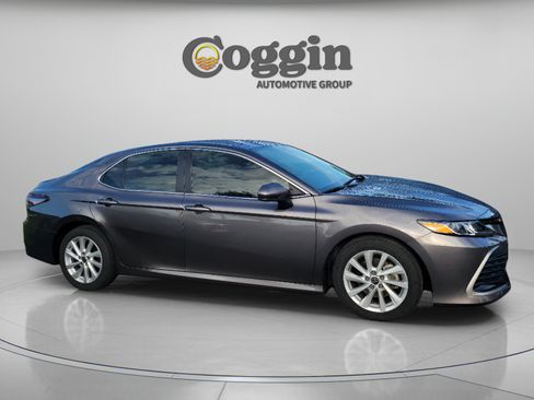 Used 2023 Toyota Camry LE FWD image 8