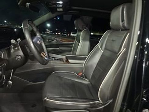 Used 2024 Cadillac Escalade Premium Luxury w/ Performance Package image 4