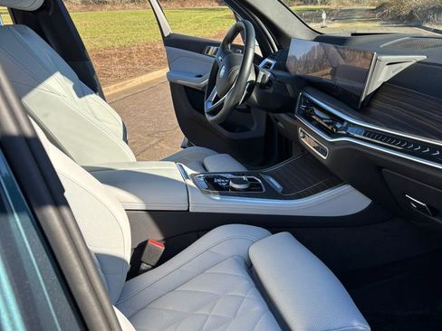 Used 2025 BMW X5 xDrive40i w/ Premium Package image 27