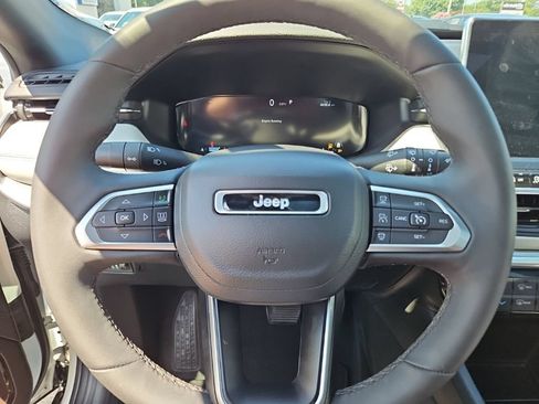 Used 2025 Jeep Compass Limited w/ Elite Group AWD/4WD image 10