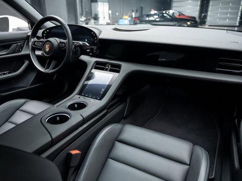 Used 2023 Porsche Taycan w/ Premium Package image 54