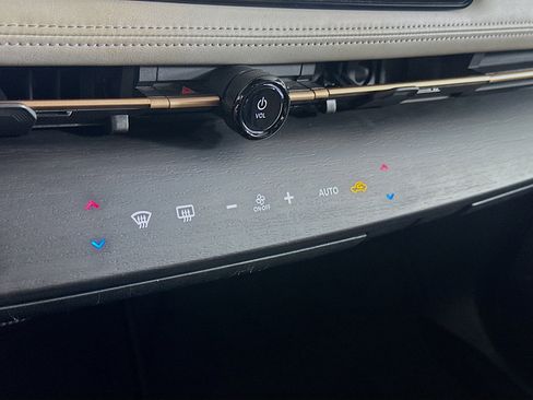 Used 2023 Nissan Ariya FWD image 24