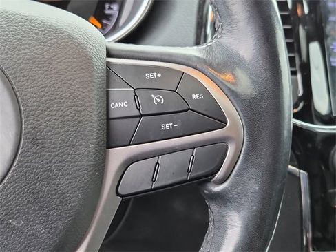 Used 2020 Jeep Grand Cherokee Limited image 27