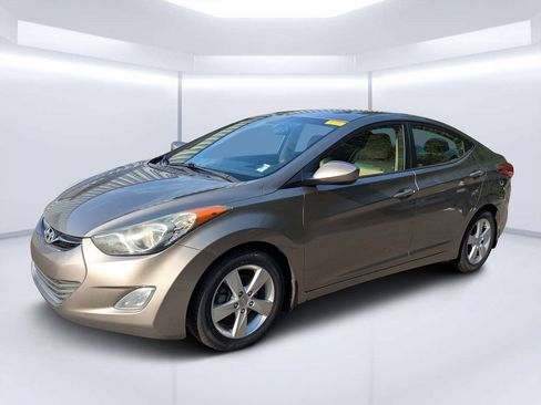 Used 2013 Hyundai Elantra GLS w/ Preferred Pkg FWD image 7