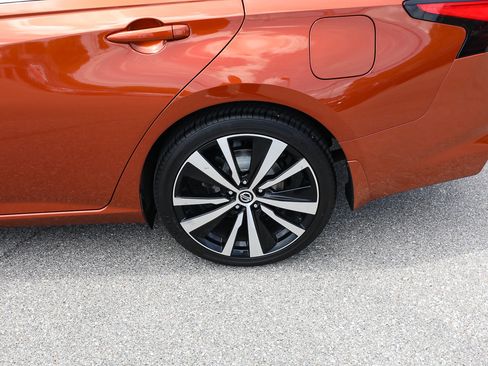 Used 2021 Nissan Altima 2.5 SR w/ SR Premium Package FWD image 4