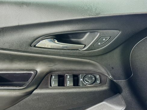 Used 2021 Chevrolet Equinox LT AWD/4WD image 24