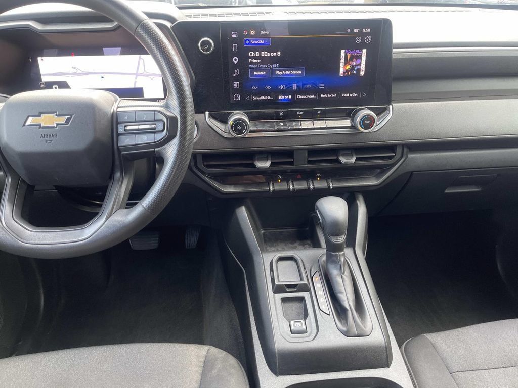 Used 2024 Chevrolet Colorado W/T RWD image 11