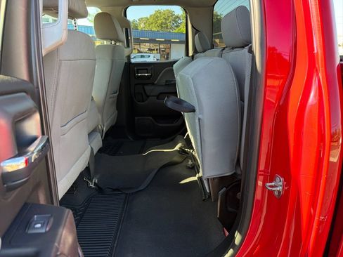 Used 2019 Chevrolet Silverado 1500 Custom w/ Custom Convenience Package AWD/4WD image 36
