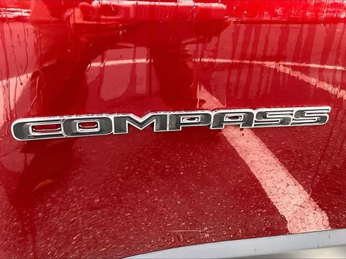 Used 2021 Jeep Compass Latitude w/ Driver Assistance Group image 29