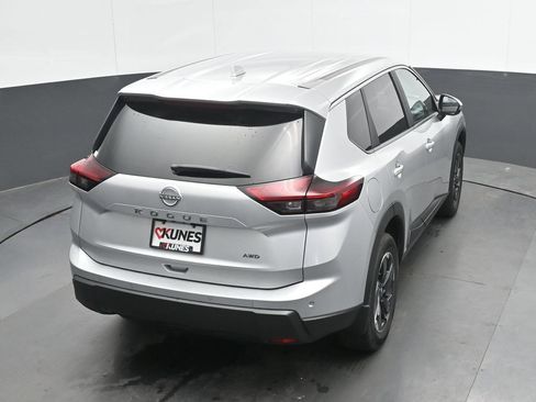 Used 2025 Nissan Rogue SV AWD/4WD image 27