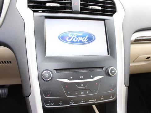 Used 2014 Ford Fusion SE w/ Equipment Group 502A FWD image 15