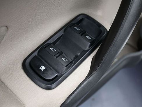 Used 2018 Ford Fiesta SE image 14