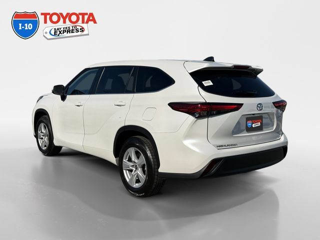 Certified 2023 Toyota Highlander LE FWD image 3