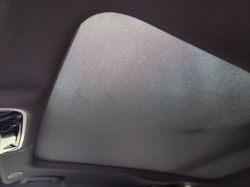 Certified 2021 Land Rover Range Rover Velar R-Dynamic S image 26