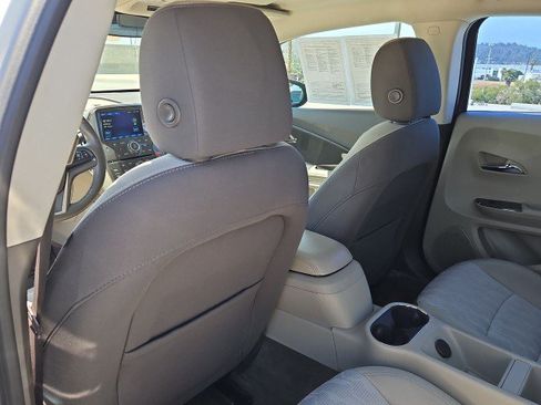 Used 2015 Chevrolet Volt FWD image 19