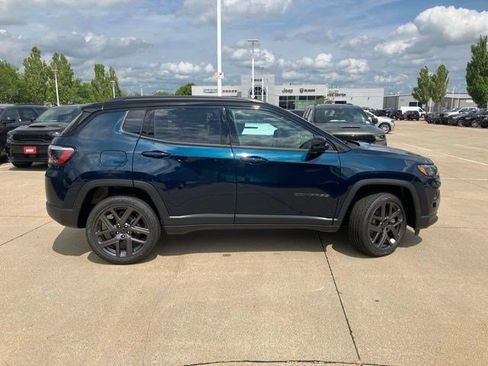 New 2026 Jeep Compass Limited AWD/4WD image 5