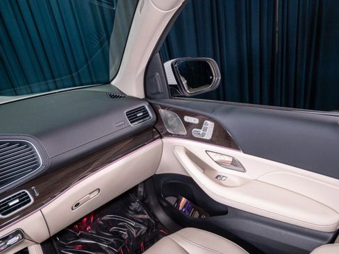 New 2026 Mercedes-Benz GLS 450 4MATIC image 26