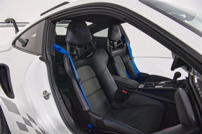 Used 2024 Porsche 911 GT3 RS RWD image 38