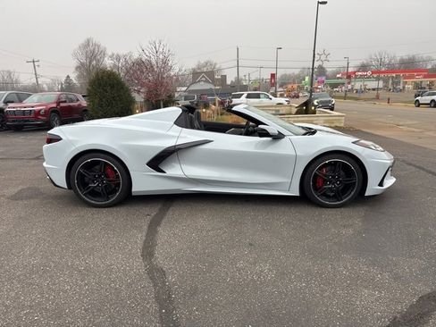 Used 2024 Chevrolet Corvette Stingray Preferred Conv w/ Chrome Exterior Badge Package image 6