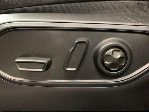 Used 2023 Jeep Grand Cherokee L Laredo AWD/4WD image 19