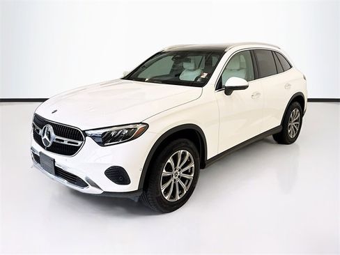 Used 2025 Mercedes-Benz GLC 300 4MATIC image 1