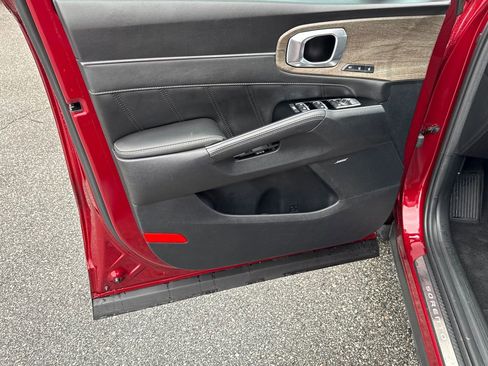 Used 2023 Kia Sorento SX Prestige image 10