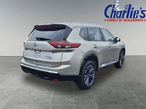 Certified 2025 Nissan Rogue Platinum w/ Tech Package image 4