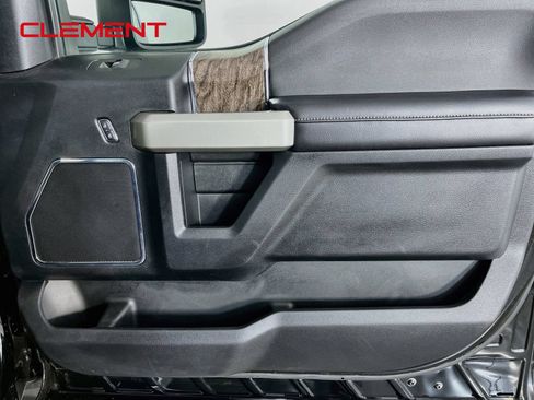 Used 2017 Ford F250 Lariat w/ Chrome Package AWD/4WD image 33
