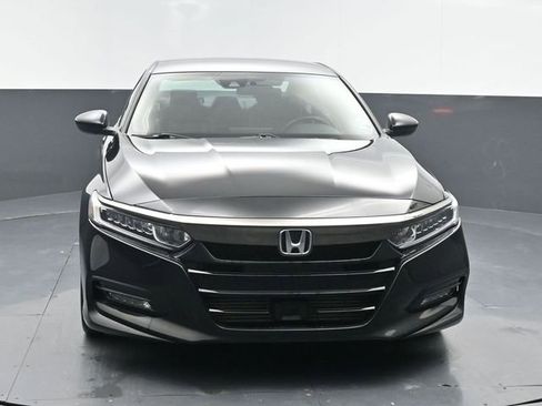 Used 2018 Honda Accord Sport image 2