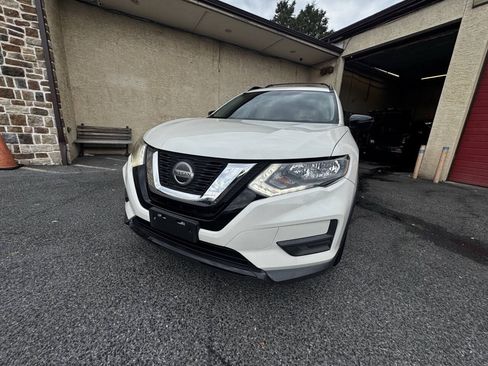 Used 2018 Nissan Rogue SV AWD/4WD image 4