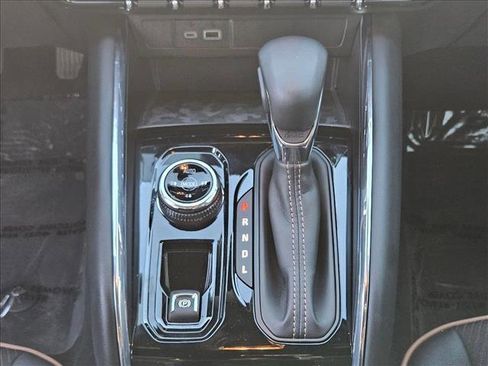 Certified 2024 GMC Canyon AT4 w/ Technology Package image 12