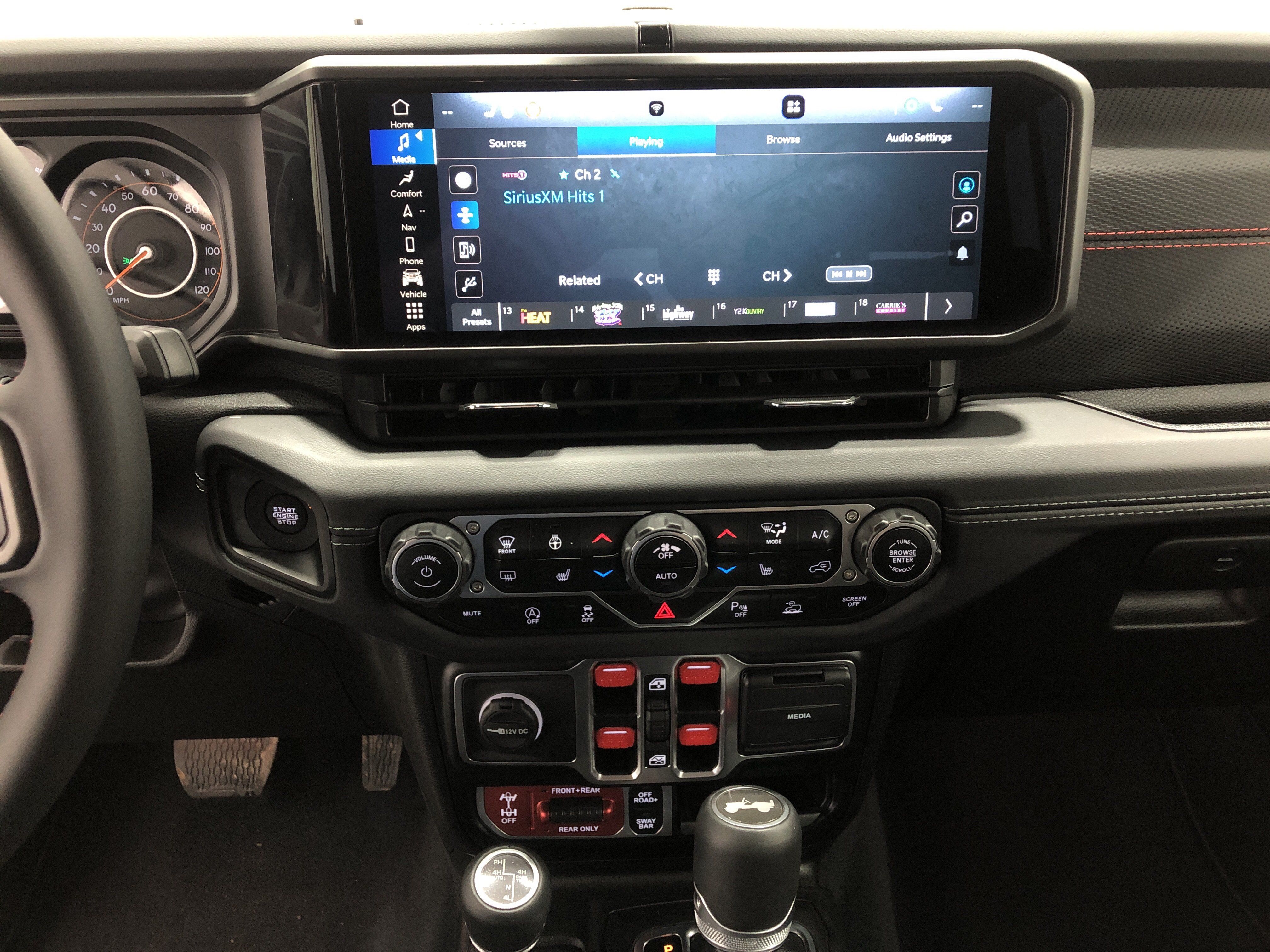 Certified 2024 Jeep Wrangler Unlimited Rubicon AWD/4WD image 22