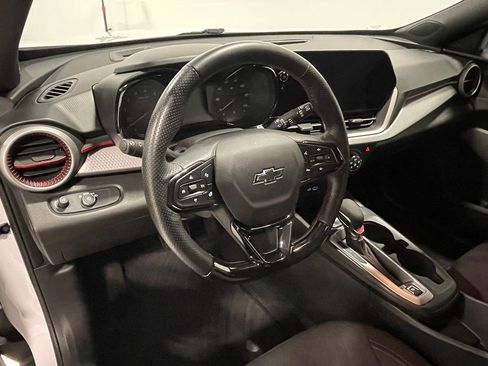 Used 2024 Chevrolet Trax RS image 19