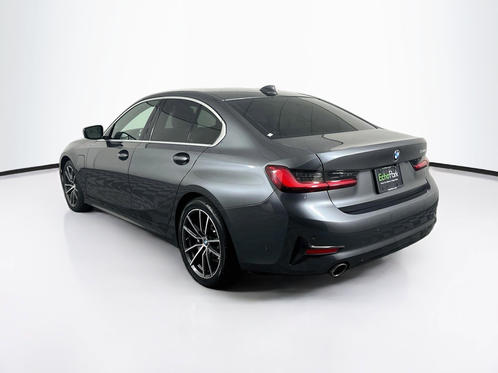 Used 2021 BMW 330e w/ Executive Package RWD image 5