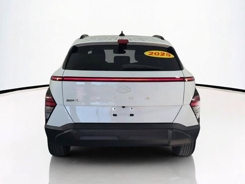 Used 2025 Hyundai Kona SEL FWD image 6
