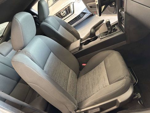 Used 2005 Ford Mustang Deluxe image 18