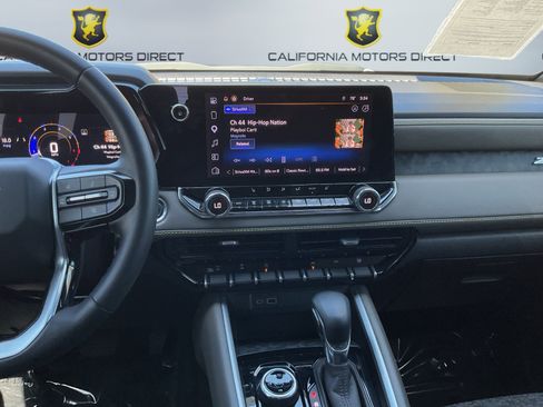 Used 2024 Chevrolet Colorado ZR2 w/ Technology Package AWD/4WD image 13