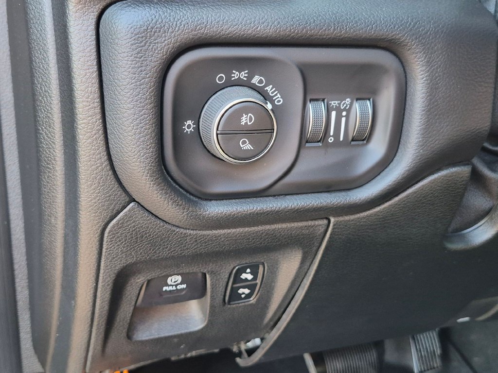 Used 2019 RAM 1500 Big Horn AWD/4WD image 12