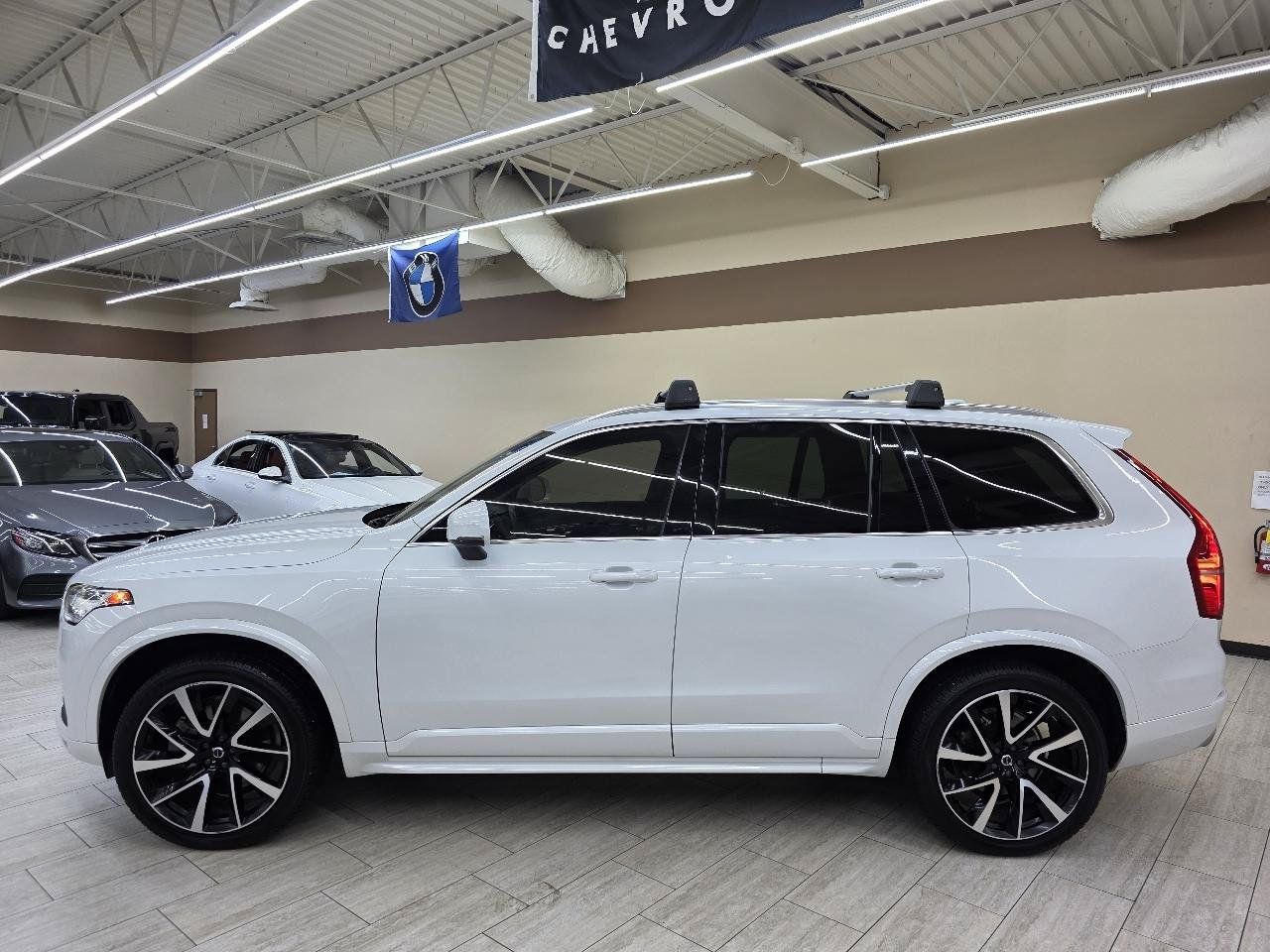 Used 2020 Volvo XC90 T6 Momentum AWD/4WD image 9