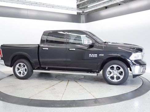 Used 2017 RAM 1500 Laramie w/ Convenience Group AWD/4WD image 10