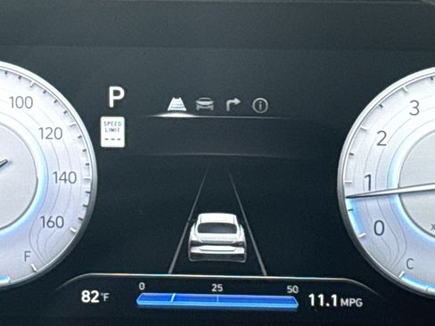 Used 2025 Hyundai Elantra Limited FWD image 20
