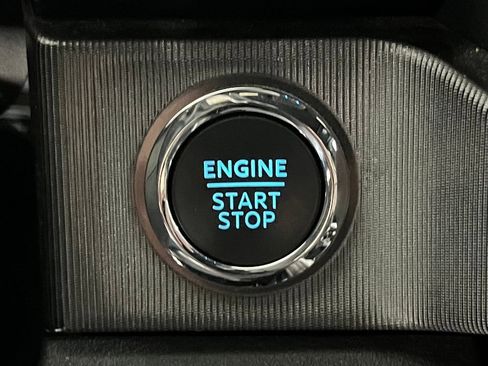 Used 2024 Ford F350 Platinum w/ Tremor Off-Road Package AWD/4WD image 33