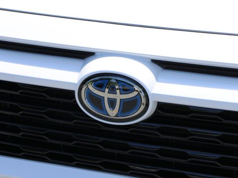 Used 2023 Toyota RAV4 SE AWD/4WD image 12