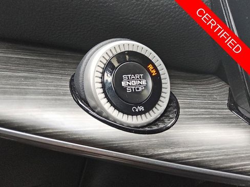 Used 2024 Jeep Wagoneer L Series II w/ Flexible Seating Group image 30