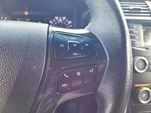 Used 2019 Ford Explorer XLT image 23