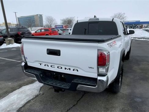 Used 2023 Toyota Tacoma TRD Off-Road image 9