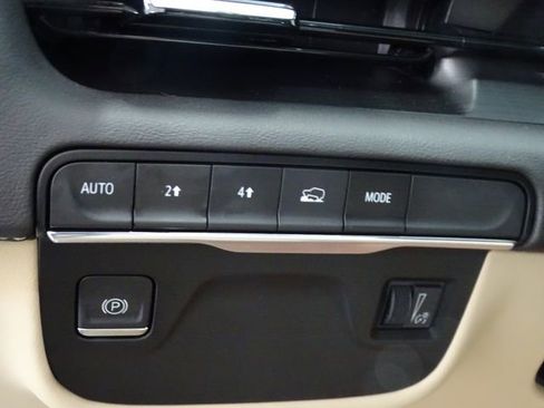 Certified 2023 Cadillac Escalade ESV Premium Luxury AWD/4WD image 13