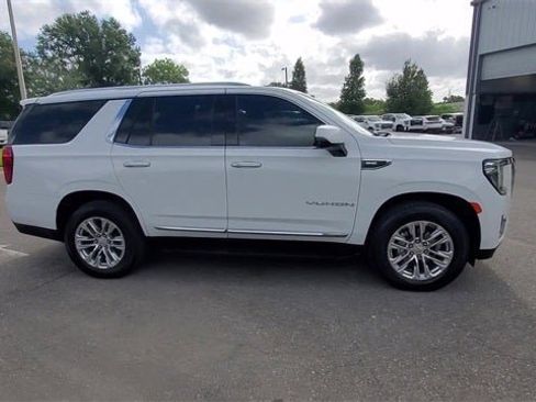 Used 2022 GMC Yukon SLT w/ SLT Premium Package image 47